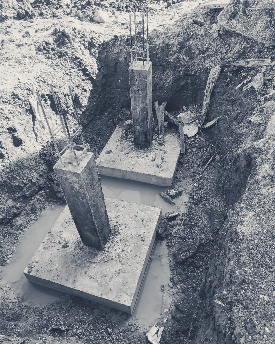 Footings and column stubs in the trench